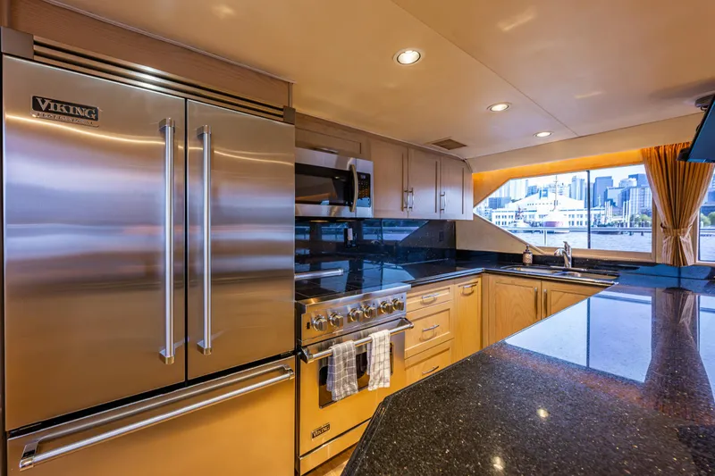 Andiamo Yacht Photos Pics 