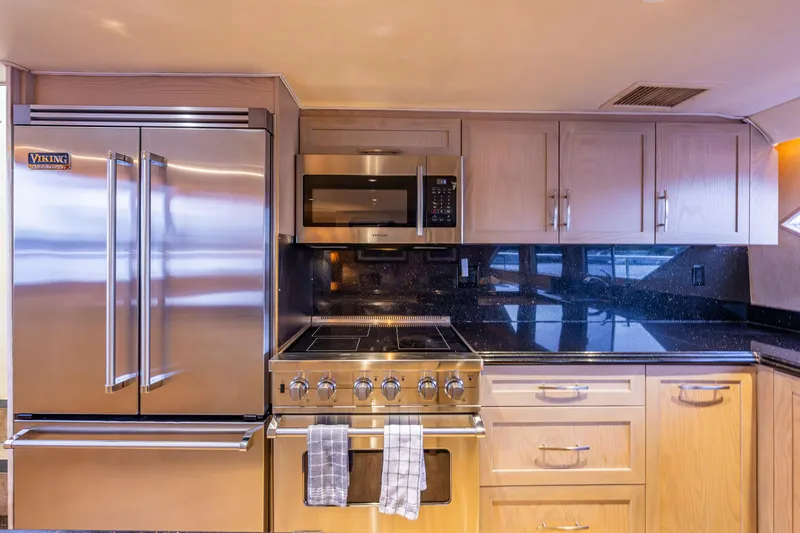 Andiamo Yacht Photos Pics 