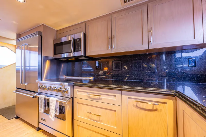 Andiamo Yacht Photos Pics 