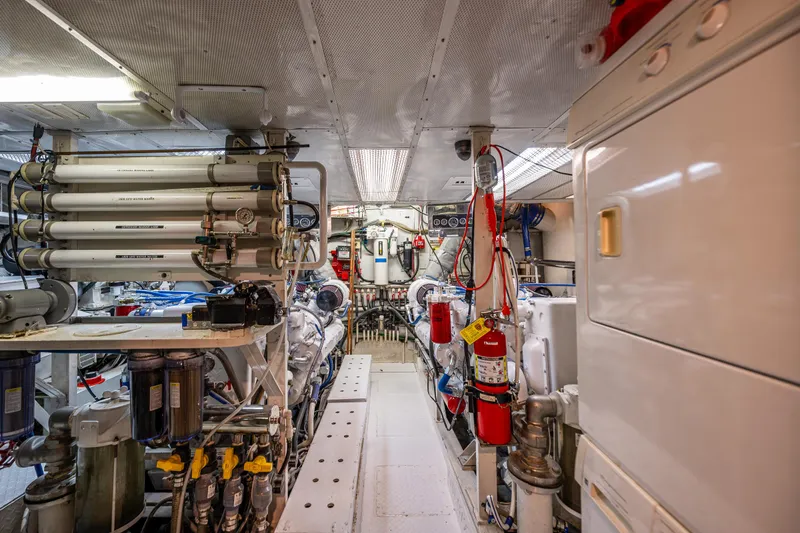 Andiamo Yacht Photos Pics 