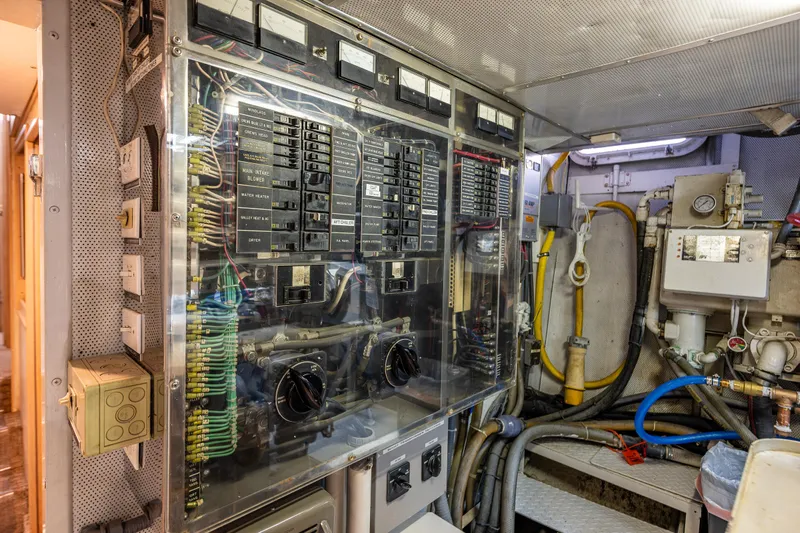 Andiamo Yacht Photos Pics 