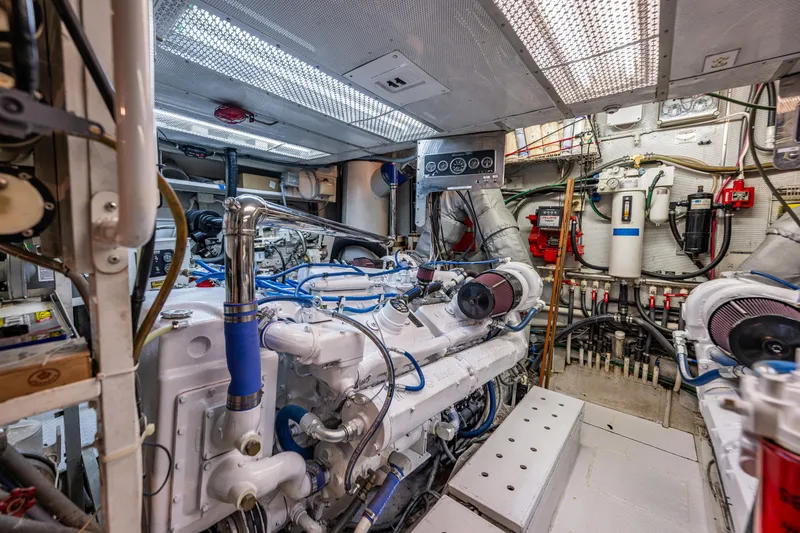 Andiamo Yacht Photos Pics 