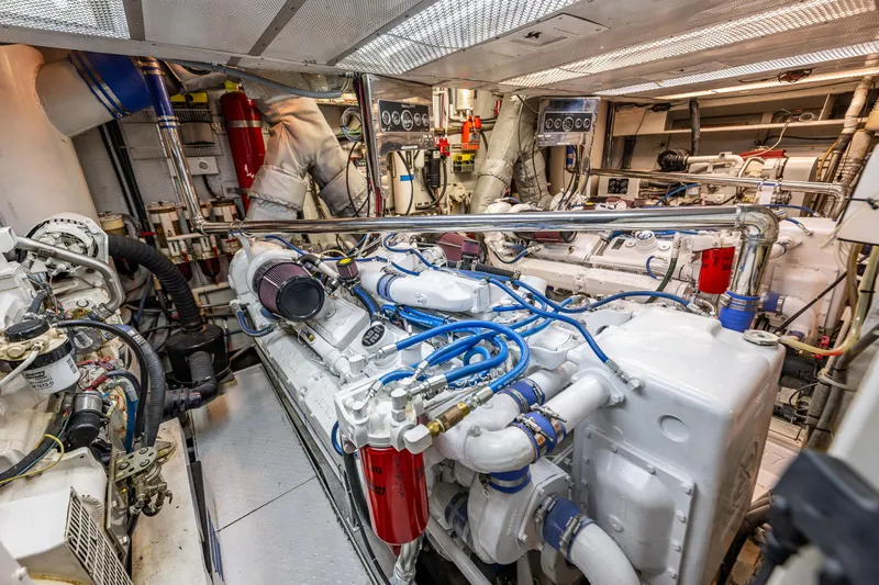 Andiamo Yacht Photos Pics 