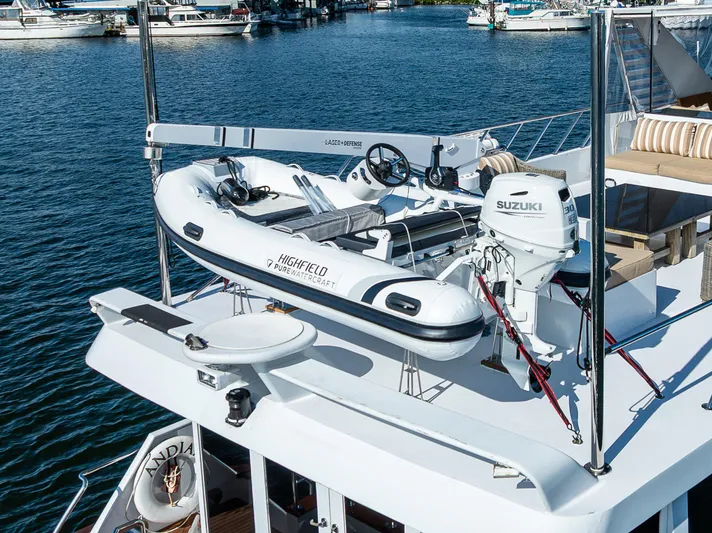 Andiamo Yacht Photos Pics 