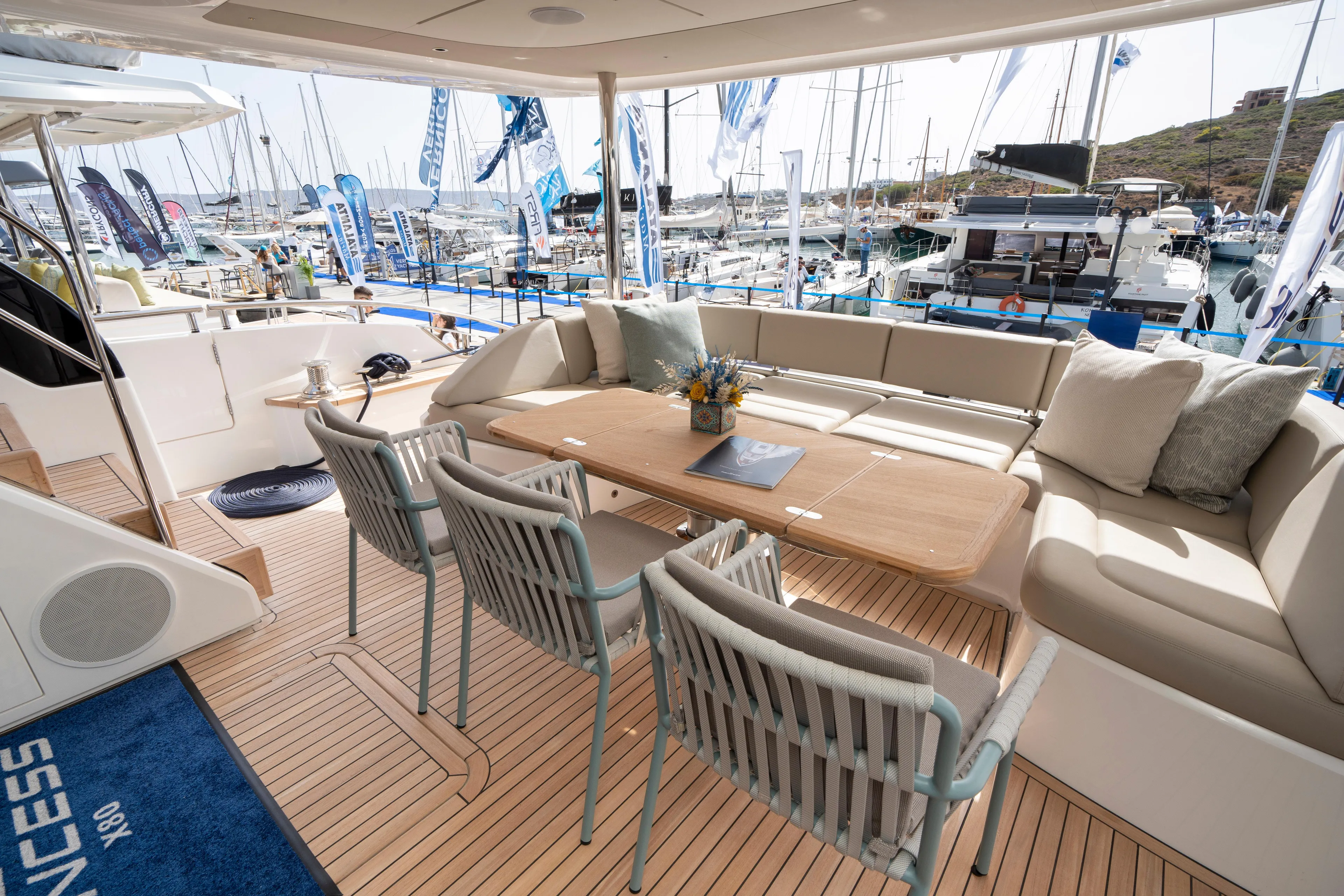  Yacht Photos Pics Main Deck: Aft Cockpit