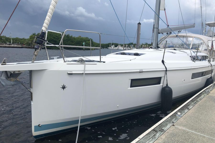 2019 Jeanneau 490