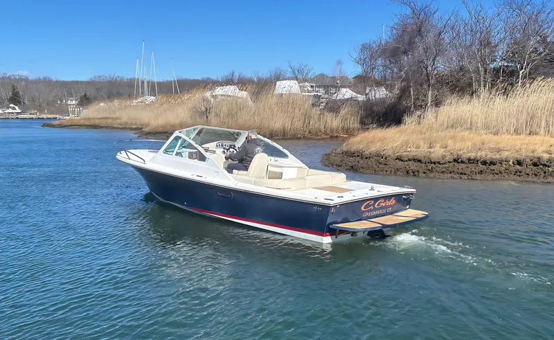  Yacht Photos Pics 2015 Hunt Yachts Harrier 25 Sport cruising in a serene waterway.