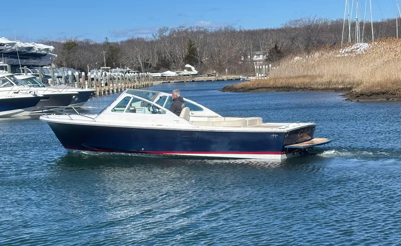  Yacht Photos Pics 2015 Hunt Yachts Harrier 25 Sport cruising on a calm waterway.