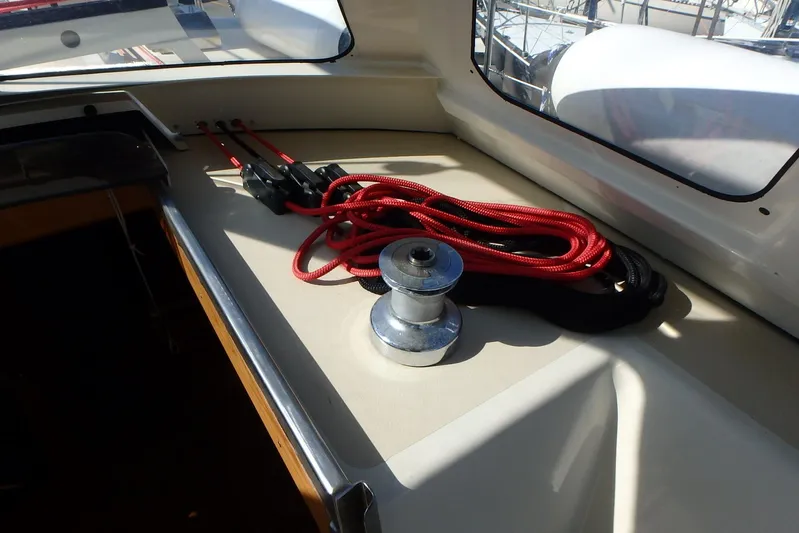 Si J'avais Su Yacht Photos Pics Winch and red ropes on 2017 Gilbert Caroff Lex Eterna 47 sailboat deck.