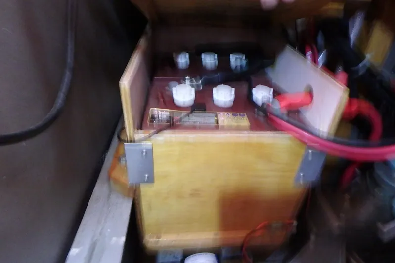 Si J'avais Su Yacht Photos Pics Battery compartment of 2017 Custom Gilbert Caroff Lex Eterna 47 with cables and connectors.