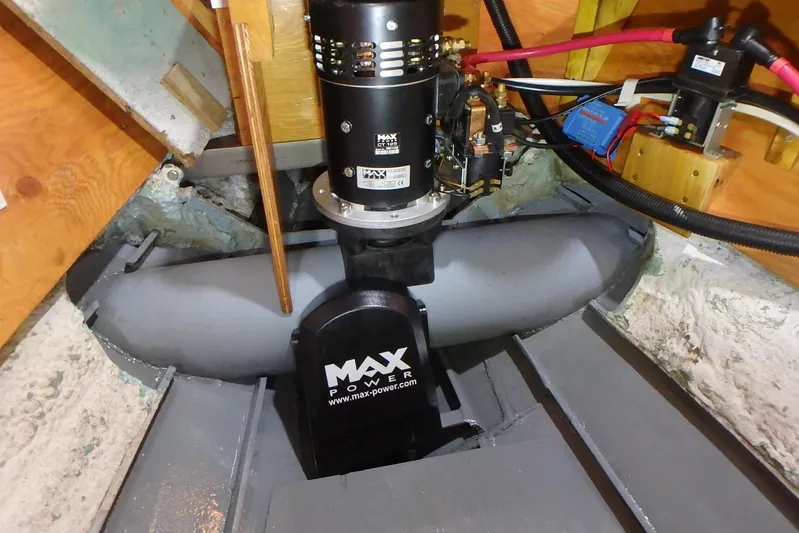 Si J'avais Su Yacht Photos Pics Bow thruster installation on 2017 Custom Gilbert Caroff Lex Eterna 47 yacht.