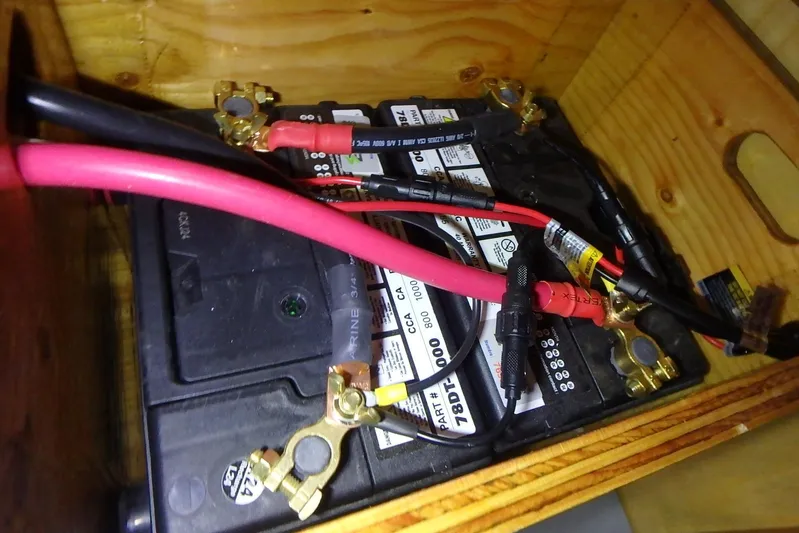 Si J'avais Su Yacht Photos Pics Battery setup in a 2017 Custom Gilbert Caroff Lex Eterna 47 with red and black cables.