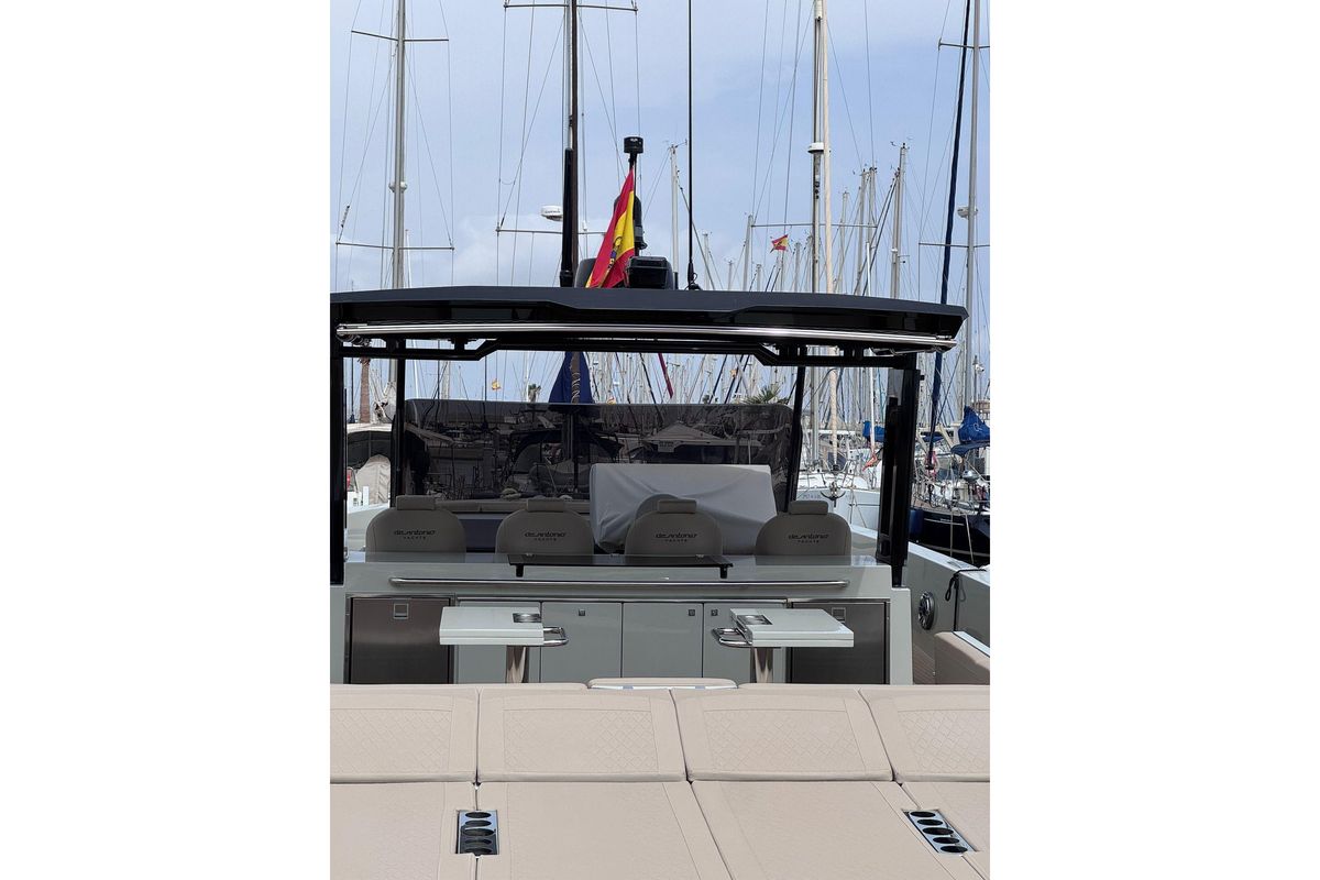 2024 De Antonio Yachts 47 