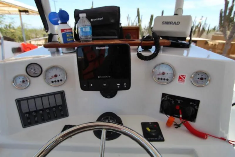  Yacht Photos Pics Control panel of 2022 Grady-White Canyon 336 boat with navigation equipment.