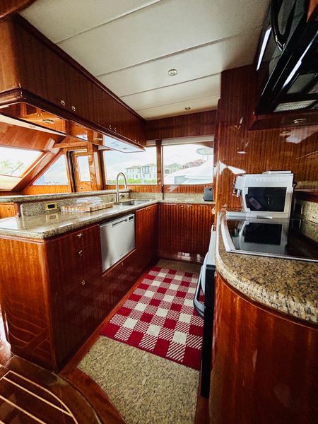 2008 Hampton 580 Pilothouse