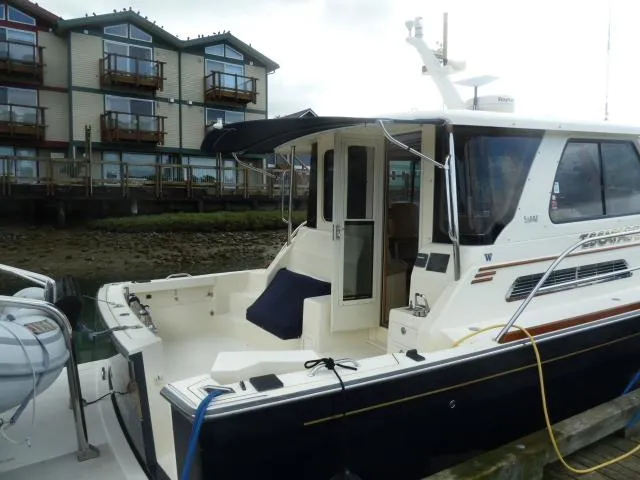 Escapade Yacht Photos Pics 