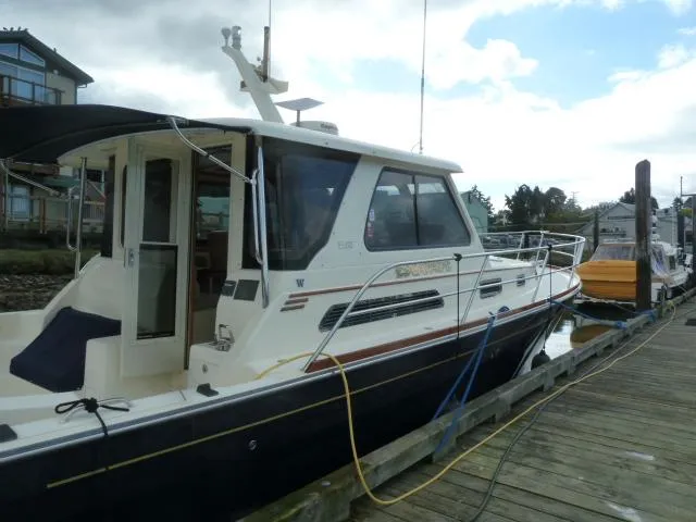 Escapade Yacht Photos Pics 