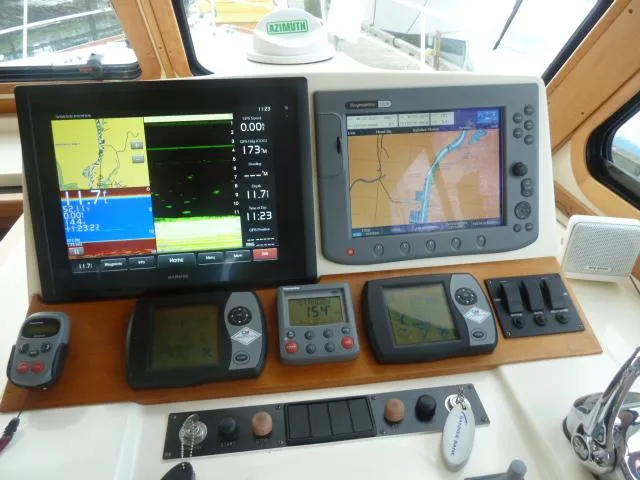 Escapade Yacht Photos Pics 