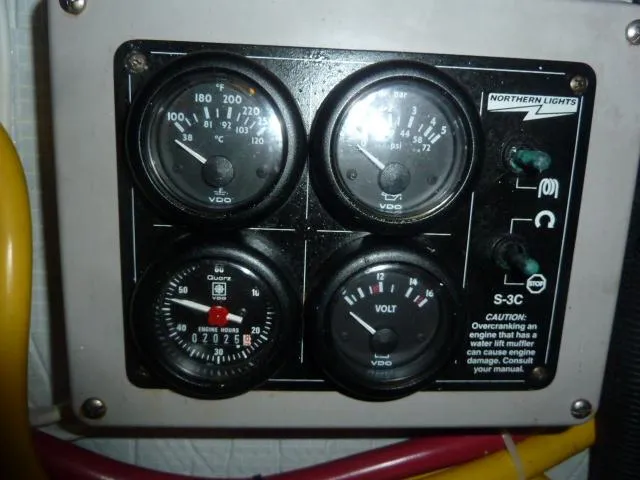 Escapade Yacht Photos Pics 