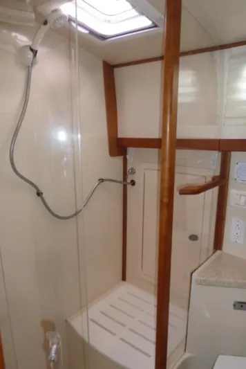 Escapade Yacht Photos Pics 