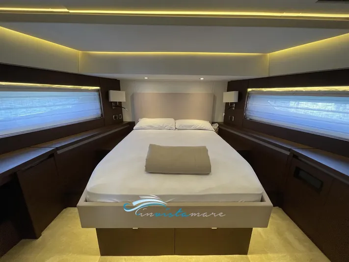  Yacht Photos Pics Prestige 630 matrimonaile