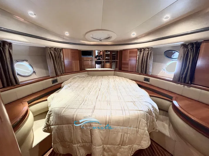  Yacht Photos Pics Az 50 camera V prua