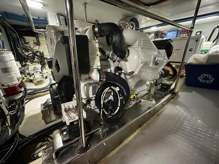  Yacht Photos Pics Cummins Diesel Engine