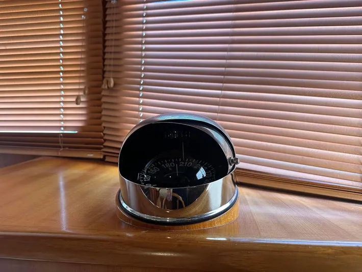  Yacht Photos Pics Lower Helm Compass