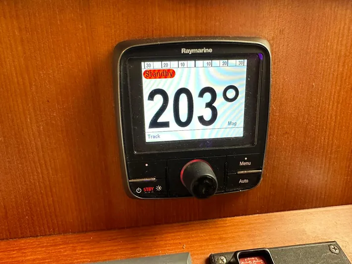  Yacht Photos Pics Raymarine Auto Pilot