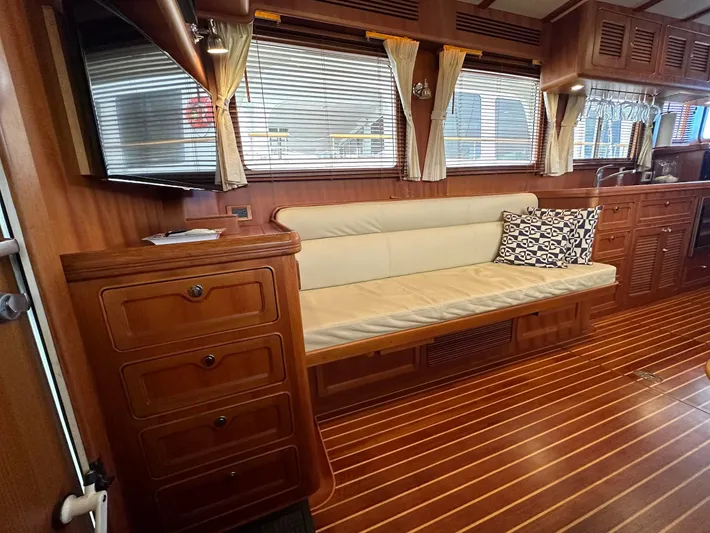  Yacht Photos Pics Large Settee