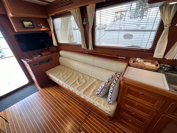  Yacht Photos Pics Settee