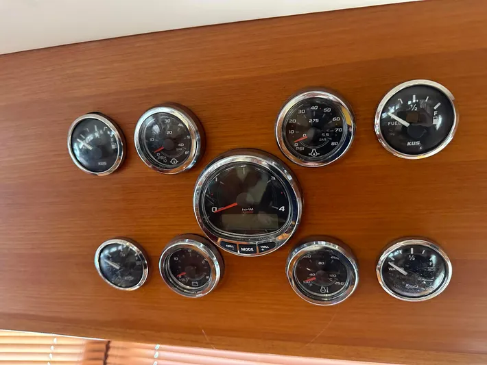  Yacht Photos Pics Engine Gauges