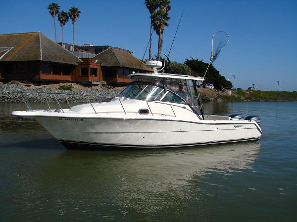 2005 Pursuit 3070 Offshore
