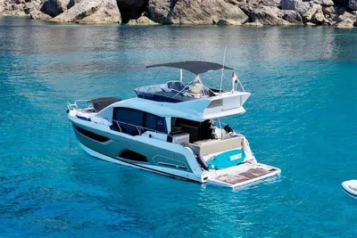 2020 Sealine F430