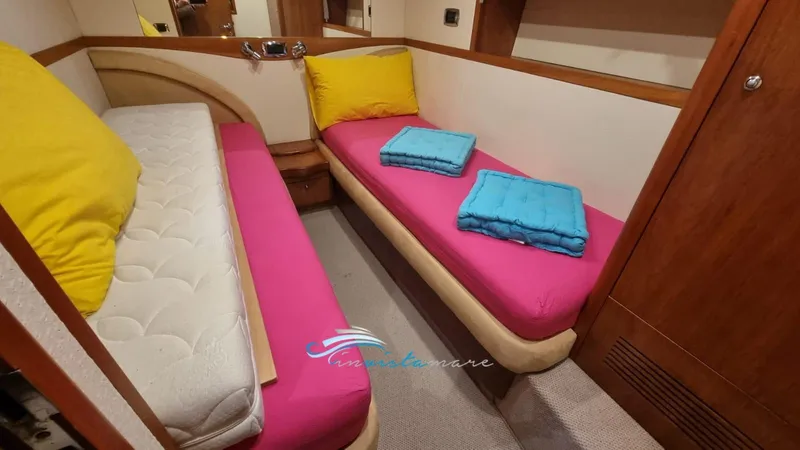  Yacht Photos Pics Aicon 52 camera doppia