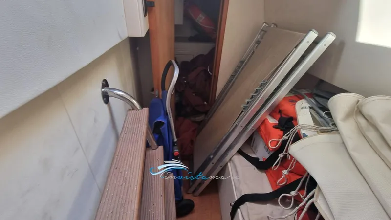  Yacht Photos Pics Aicon 52 particolare