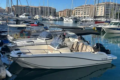 Quicksilver Activ 675 Open