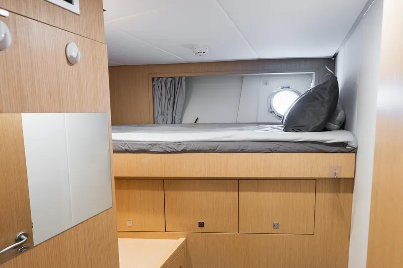 Queen J III Yacht Photos Pics 