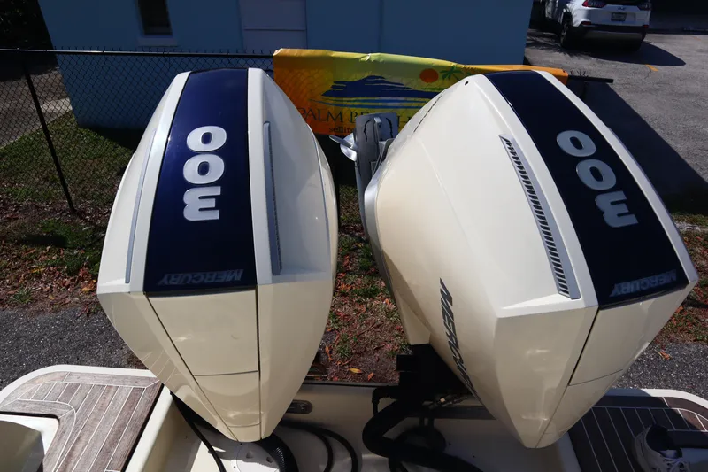  Yacht Photos Pics Twin Mercury 300 outboard engines on a 2020 Chris-Craft Calypso 30 boat.