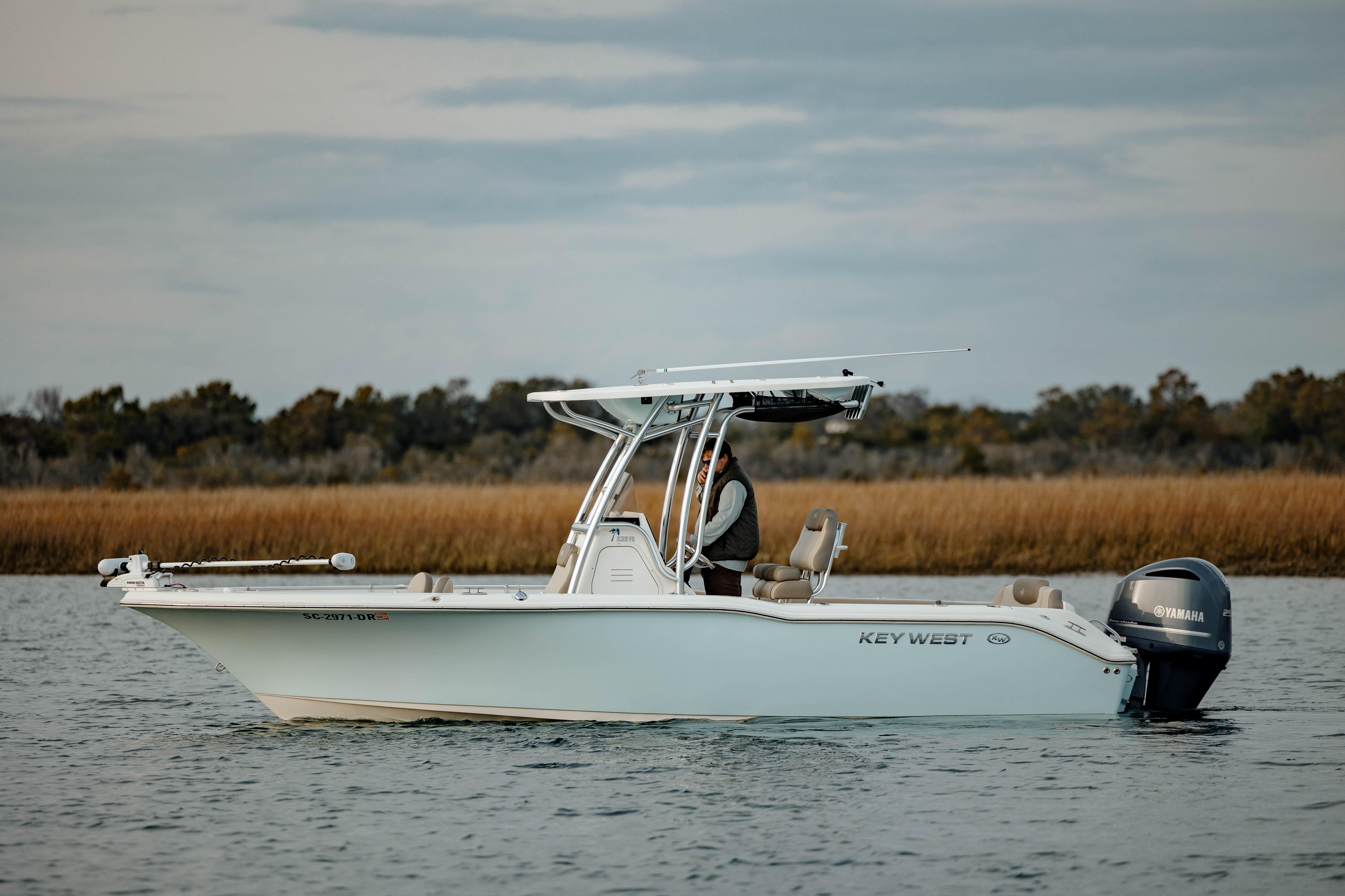 2021 Key West 239 FS Midterkonsol til salg YachtWorld