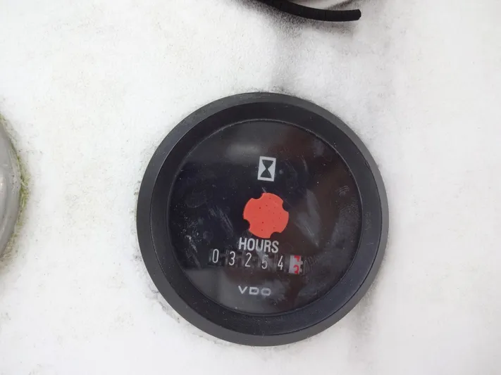 Cajun Moon Yacht Photos Pics Hour meter on Lagoon 410 boat, displaying 3254 hours.