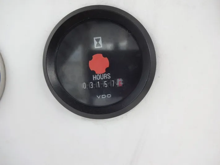 Cajun Moon Yacht Photos Pics Hour meter of a 2003 Lagoon 410 showing 3157.6 hours.