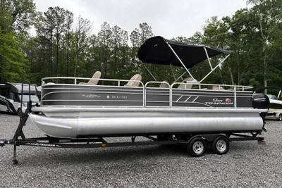 Sun Tracker Party Barge