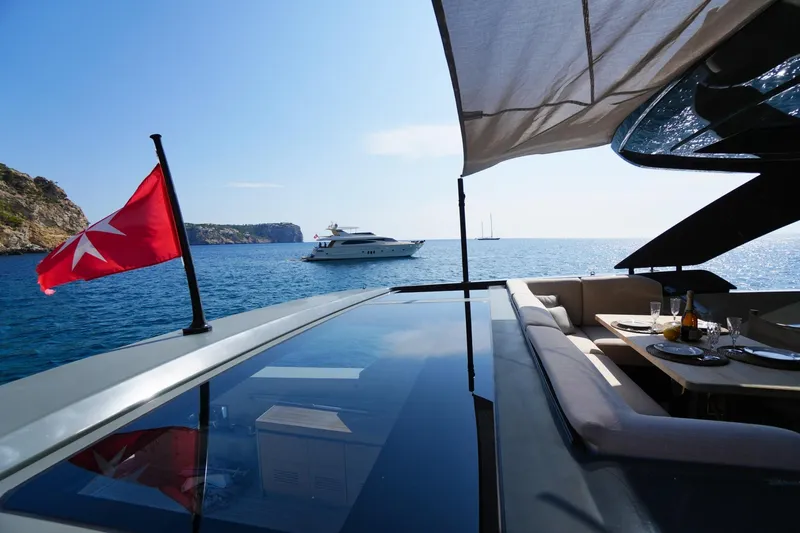 Revolution Yacht Photos Pics 