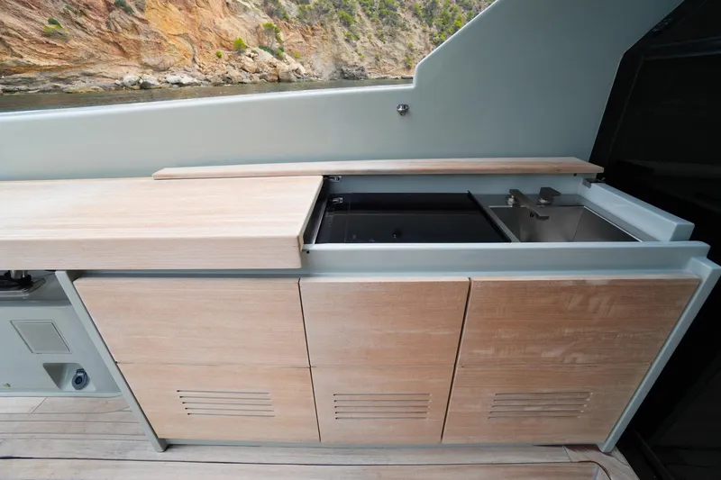 Revolution Yacht Photos Pics 