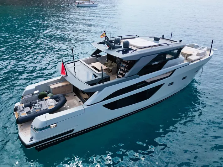 Revolution Yacht Photos Pics 