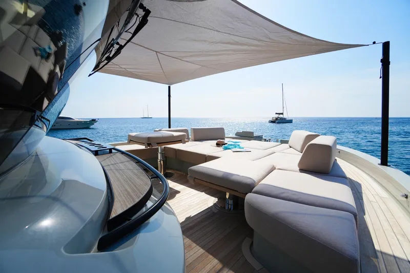 Revolution Yacht Photos Pics 