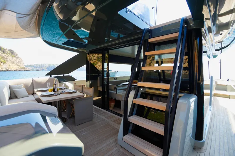 Revolution Yacht Photos Pics 