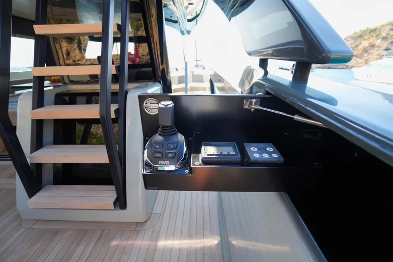 Revolution Yacht Photos Pics 