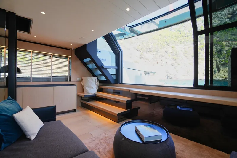 Revolution Yacht Photos Pics 